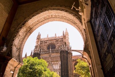 Arcade dans la cathédrale de Séville